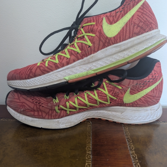 Nike Black and Lime Green Sneakers - Picture 3 of 5